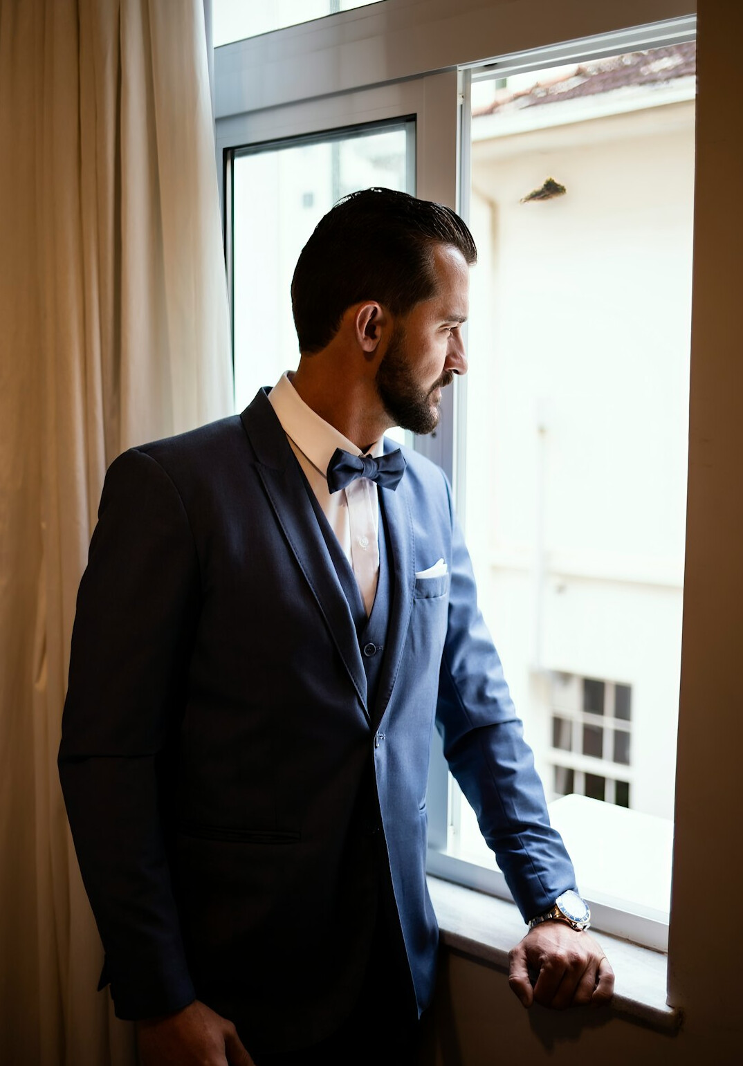Portrait of a Brazilian man in a suit